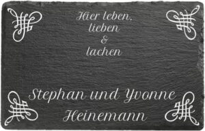 🏡 Türschild aus Schiefer 22x14 cm – „Hier leben, lieben und lachen“ mit Namensgravur 🏡